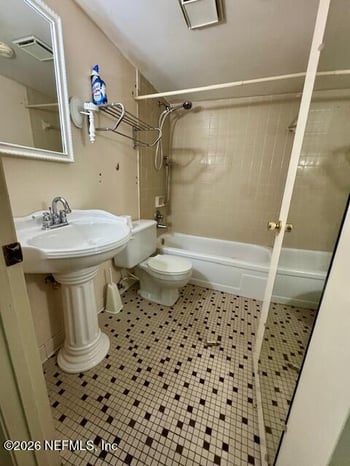 8261 Brackridge Blvd, Jacksonville, FL 32216