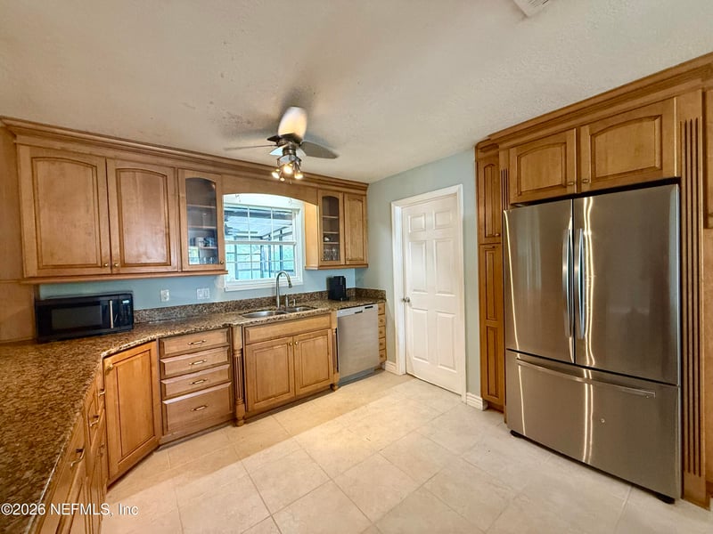 48 Canterbury Ct, Orange Park, FL 32065