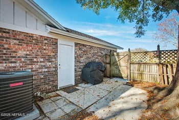 6625 Dove Creek Dr, Jacksonville, FL 32244