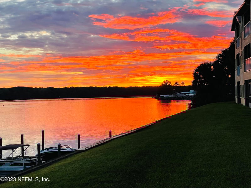 99 Broad River Pl #1301, Welaka, FL 32193