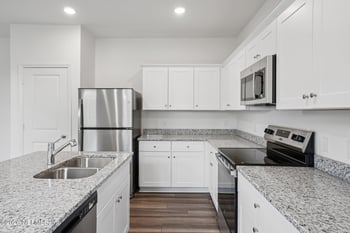 8 Oriole Rd, Palm Coast, FL 32164