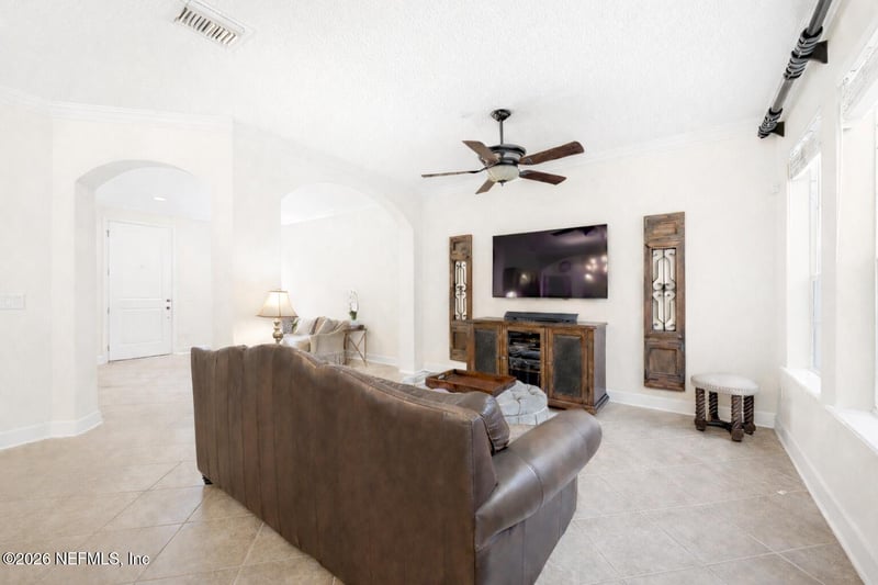 6129 Clearsky Dr, Jacksonville, FL 32258