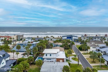 145 8th St, Atlantic Beach, FL 32233