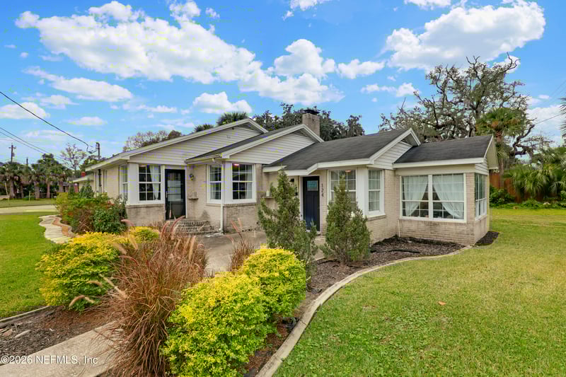 124 Trout River Dr, Jacksonville, FL 32208