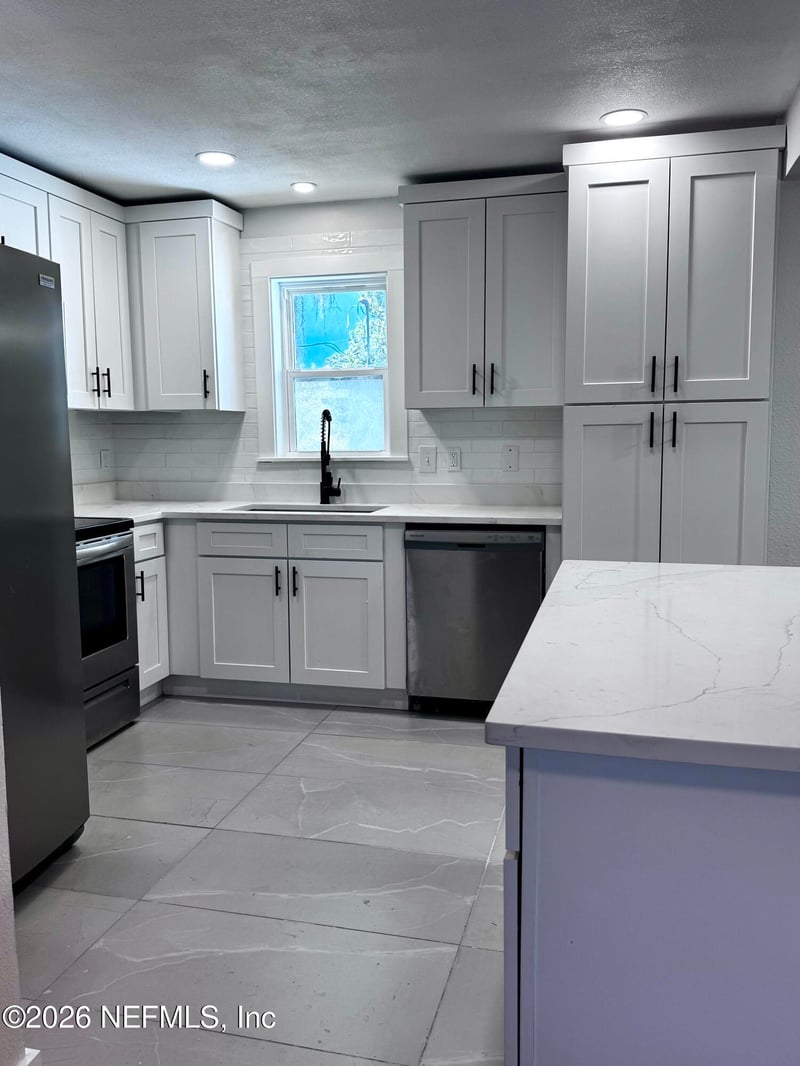 6923 Gaillardia Rd, Jacksonville, FL 32211