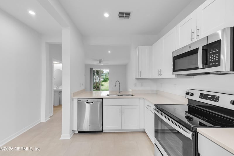 255 Annies Pl, Jacksonville, FL 32218