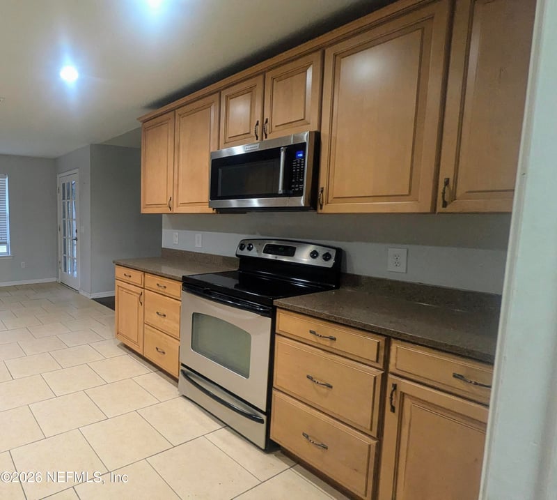 8421 Gatepost Ct, Jacksonville, FL 32244