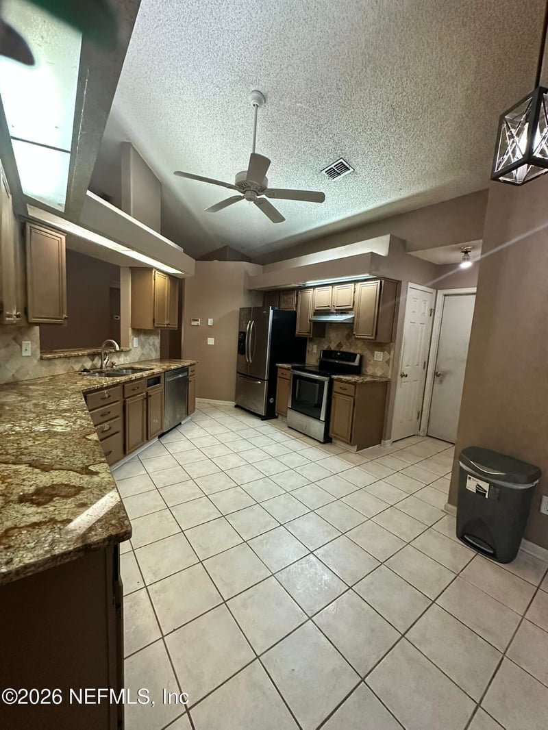 7443 Amandas Crossing Dr, Jacksonville, FL 32244