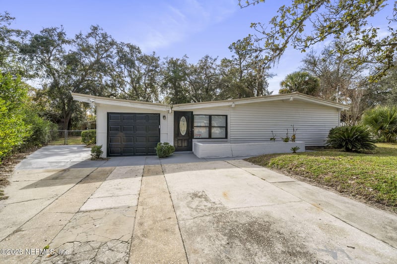 7942 Helston Dr, Jacksonville, FL 32208