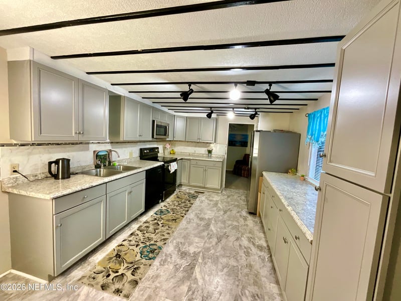 109 Sandpiper Dr, Hawthorne, FL 32640