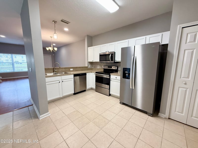 621 Southbranch Dr, St Johns, FL 32259