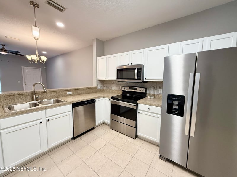 621 Southbranch Dr, St Johns, FL 32259