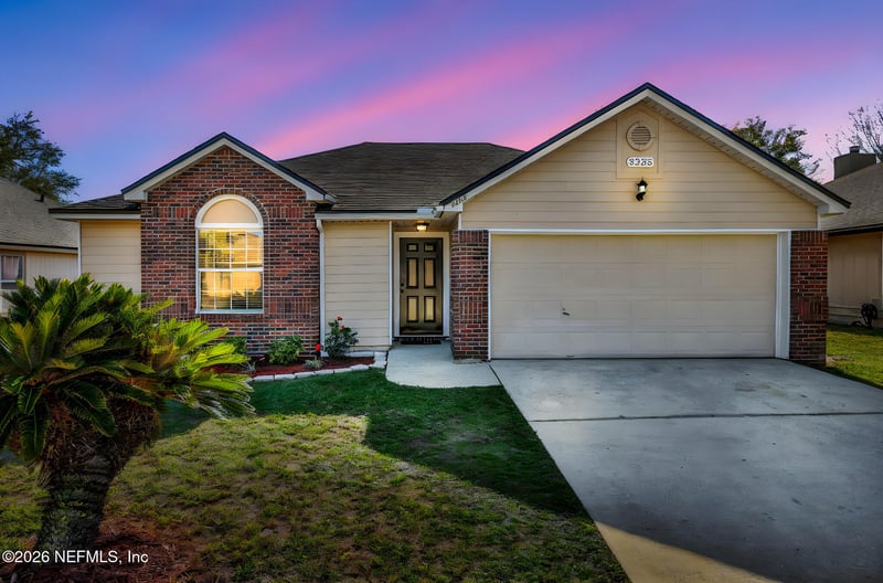 3233 Fox Squirrel Dr, Orange Park, FL 32073