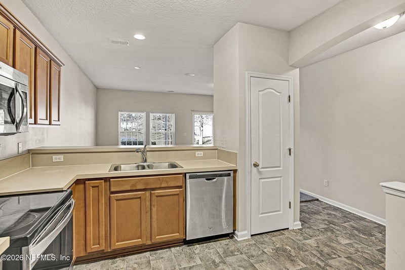 1892 Biscayne Bay Cir, Jacksonville, FL 32218