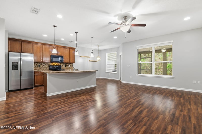 500 Walnut Dr, St Johns, FL 32259