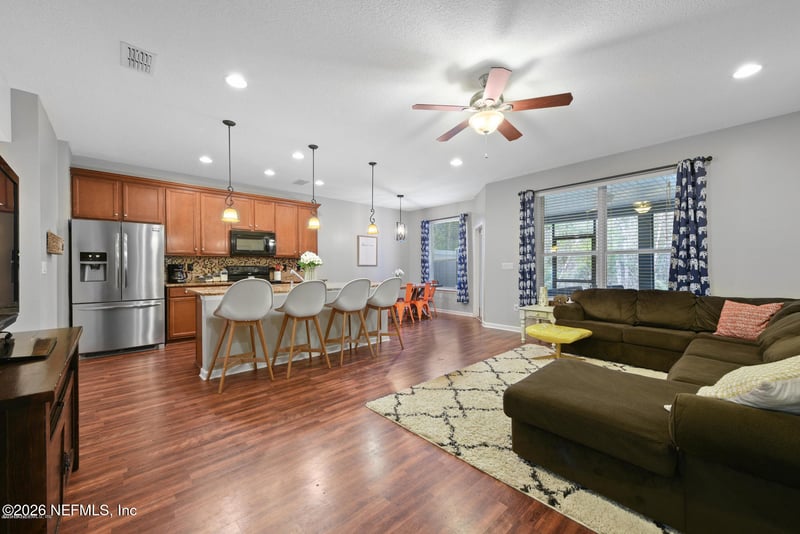 500 Walnut Dr, St Johns, FL 32259