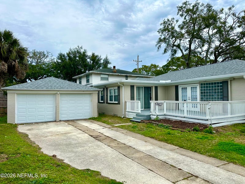 350 Trout River Dr, Jacksonville, FL 32208