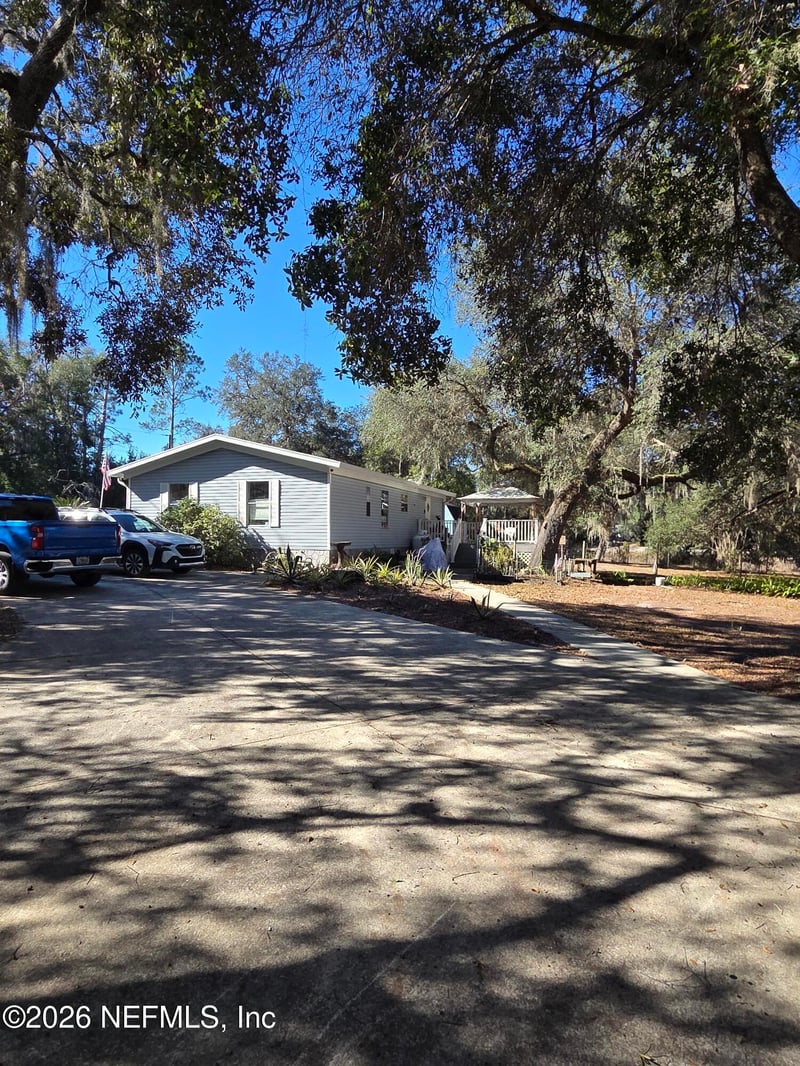 249 Oleander St, Pomona Park, FL 32181