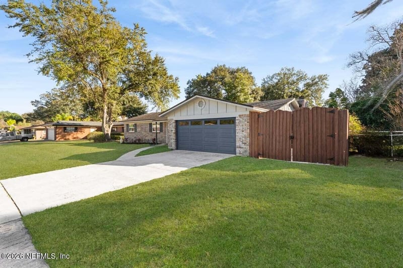 1068 Grove Park Ln, Orange Park, FL 32073