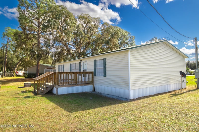 117 Lake View Ave, Georgetown, FL 32139