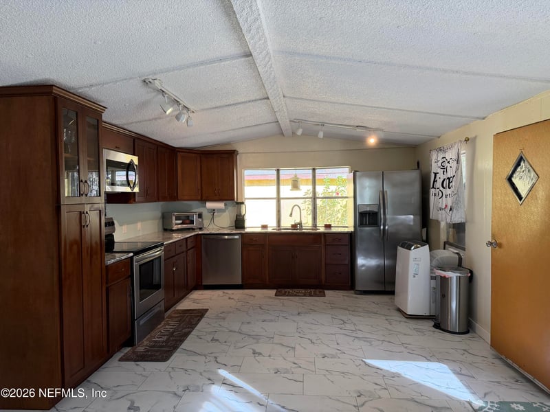 1005 Selma Ave, Interlachen, FL 32140