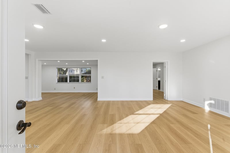 3759 Via De La Reina, Jacksonville, FL 32217