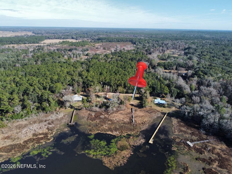 211 Walker Dr, Interlachen, FL 32148