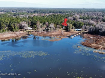 211 Walker Dr, Interlachen, FL 32148