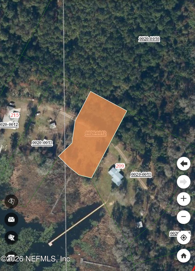 211 Walker Dr, Interlachen, FL 32148