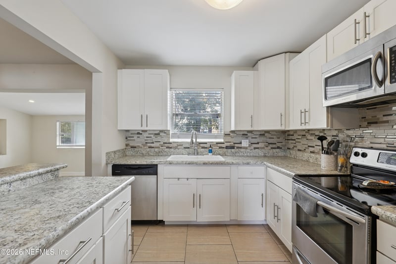 6050 Glenn Rose Dr, Jacksonville, FL 32277