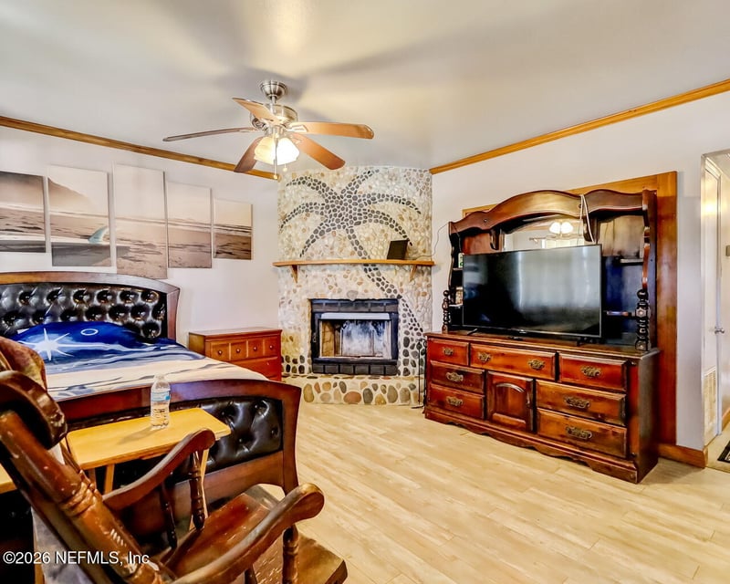 215 Hilltop Dr, Orange Park, FL 32073