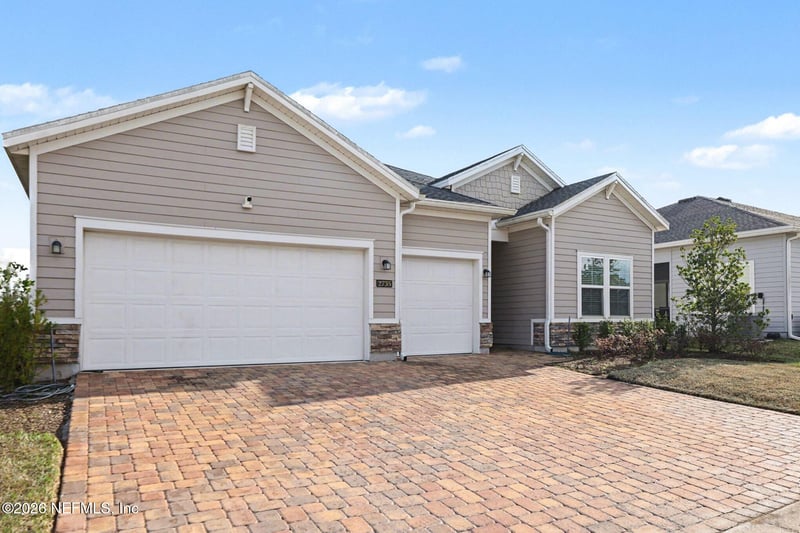 2735 White Cedar Ln, Green Cove Springs, FL 32043