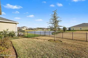 2735 White Cedar Ln, Green Cove Springs, FL 32043