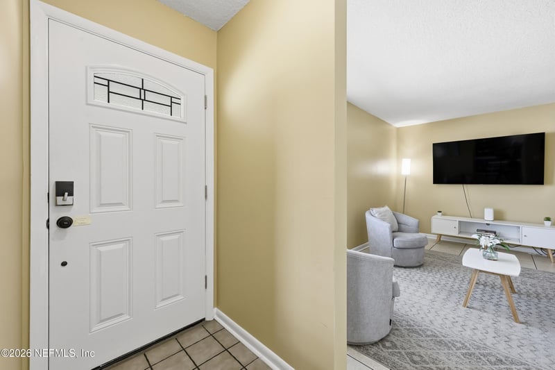 1052 Penman Rd, Jacksonville Beach, FL 32250