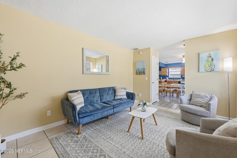 1052 Penman Rd, Jacksonville Beach, FL 32250