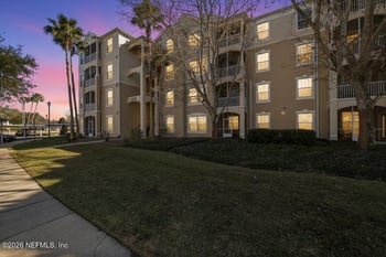 7801 Point Meadows Dr #2302, Jacksonville, FL 32256