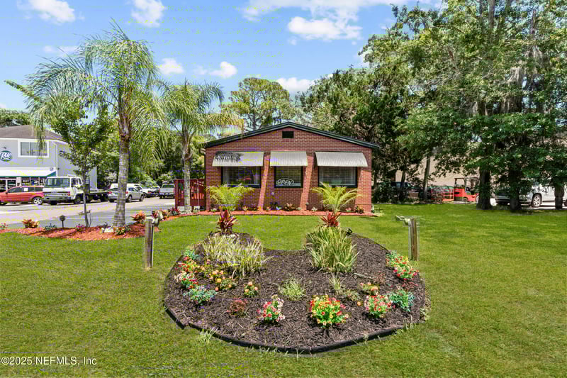 1887 Mayport Rd, Atlantic Beach, FL 32233