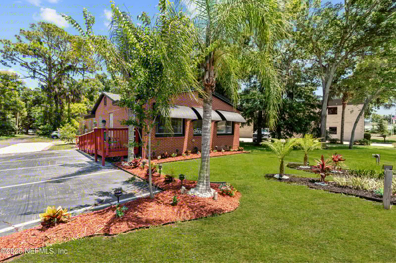 1887 Mayport Rd, Atlantic Beach, FL 32233