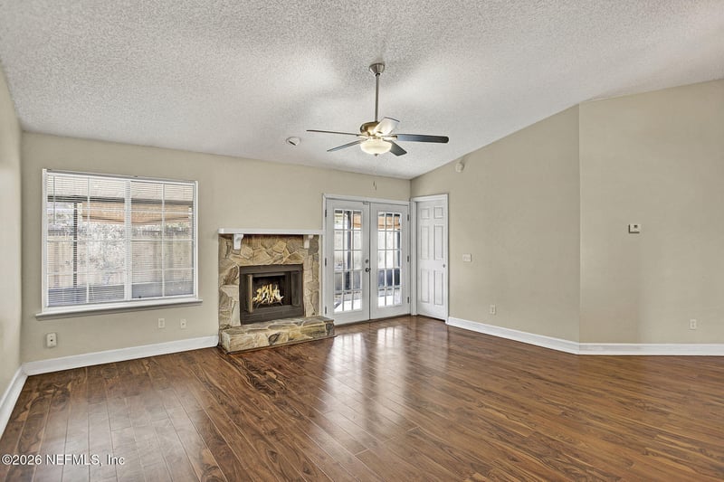 8335 Fire Fly Ln, Jacksonville, FL 32244