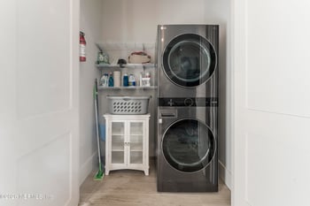 427 6th St, Jacksonville Beach, FL 32250