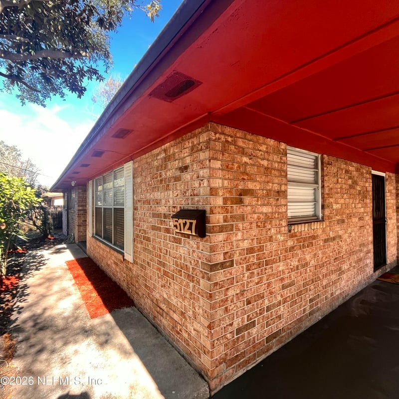5127 Security Ln, Jacksonville, FL 32209