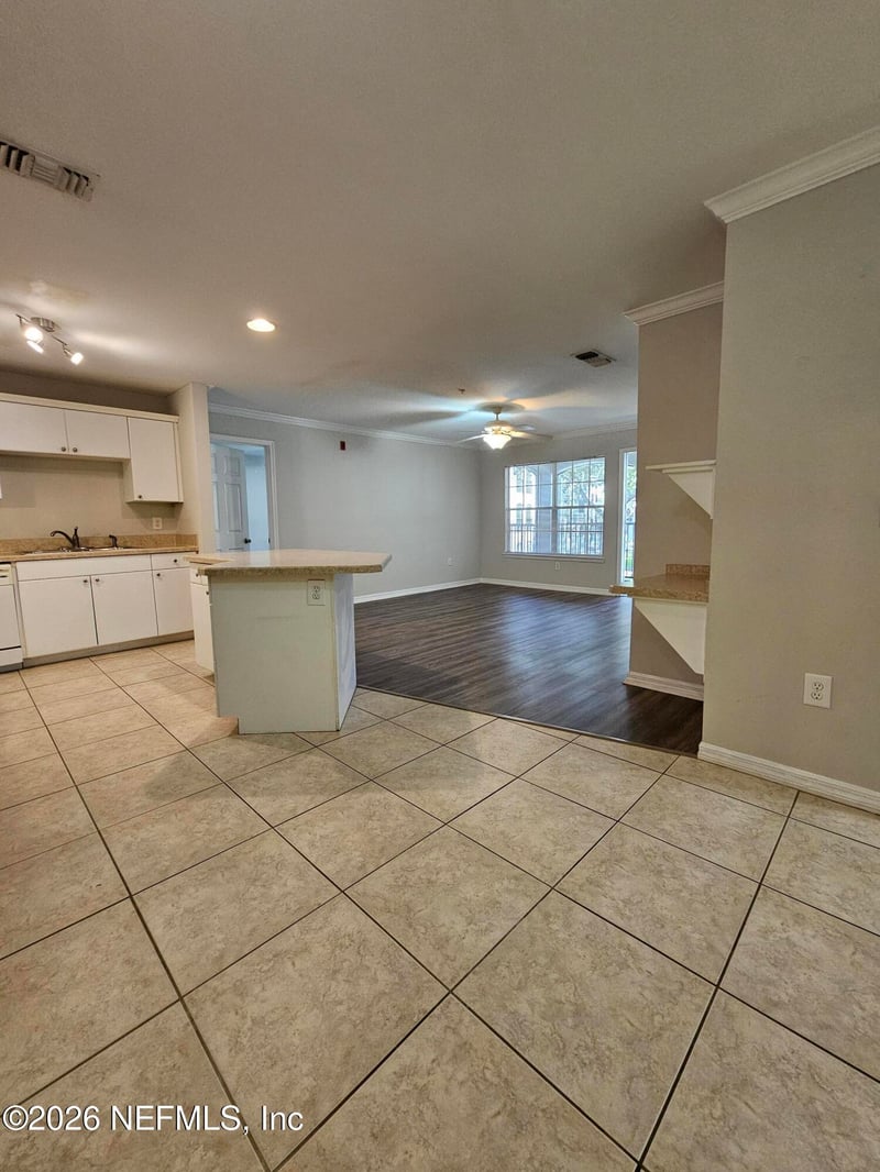 3591 Kernan Blvd #323, Jacksonville, FL 33224