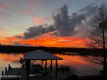 215 Sportsman Dr, Welaka, FL 32193