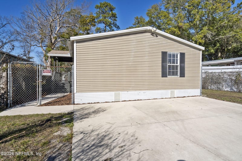 8145 Maple St, Jacksonville, FL 32244