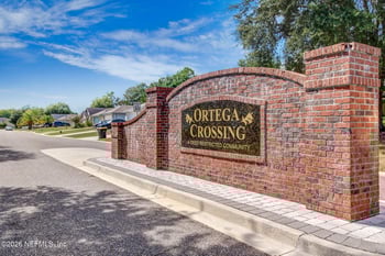 5581 Oak Crossing Dr, Jacksonville, FL 32244