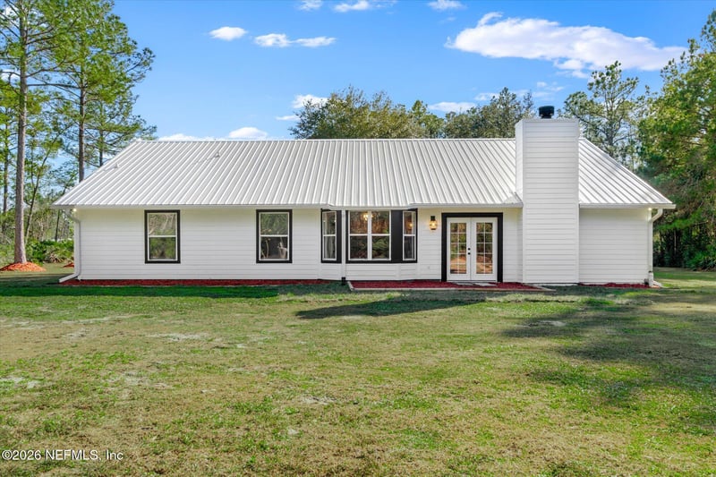 203 Pinecrest Cir, San Mateo, FL 32187