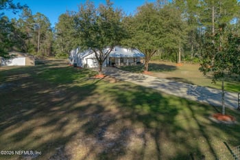 203 Pinecrest Cir, San Mateo, FL 32187