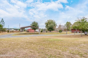 18100 Crews Rd, Glen St Mary, FL 32040