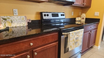 15762 Bainebridge Dr, Jacksonville, FL 32218