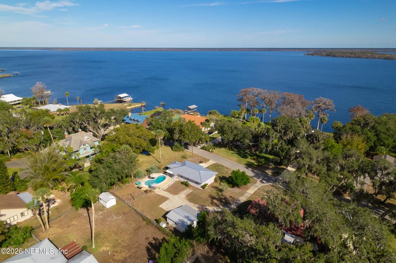 521 Lake St, Crescent City, FL 32112